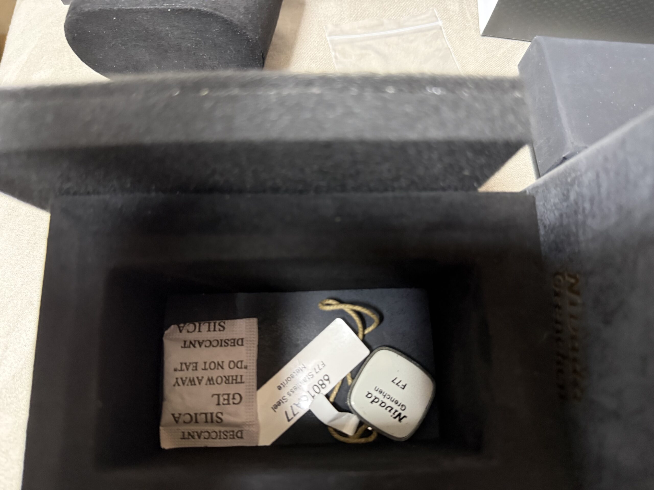 니바다그렌첸 F77 mark1 운석다이얼 스틸 37mm 팝니다 - 이미지 5