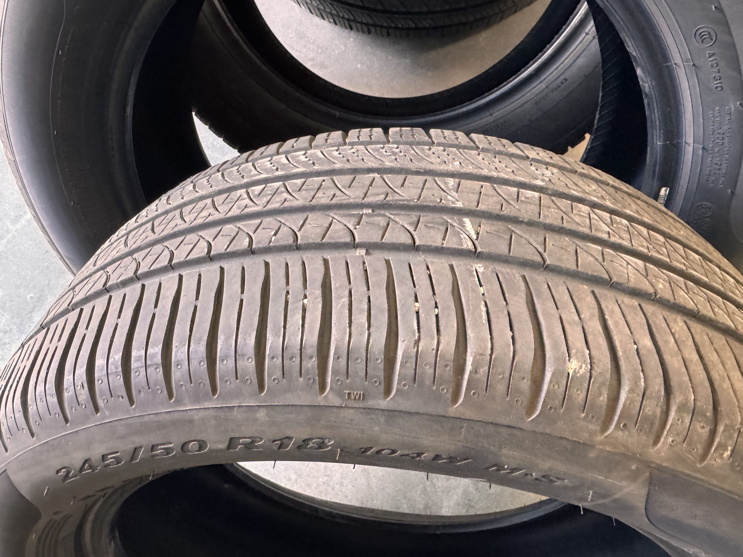 245/50R18 피렐리 타이어 세트 판매합니다. - 이미지 3